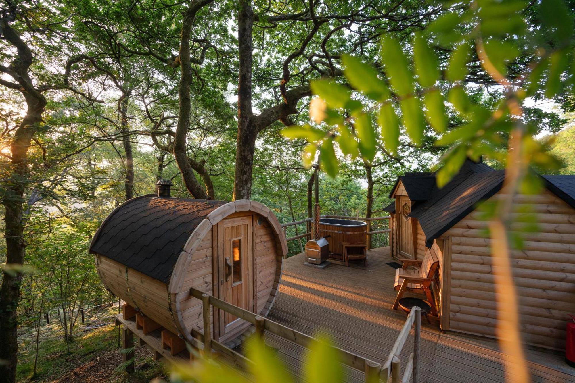 Chestnut Tree House With Hot Tub & Sauna Barmouth Exteriör bild