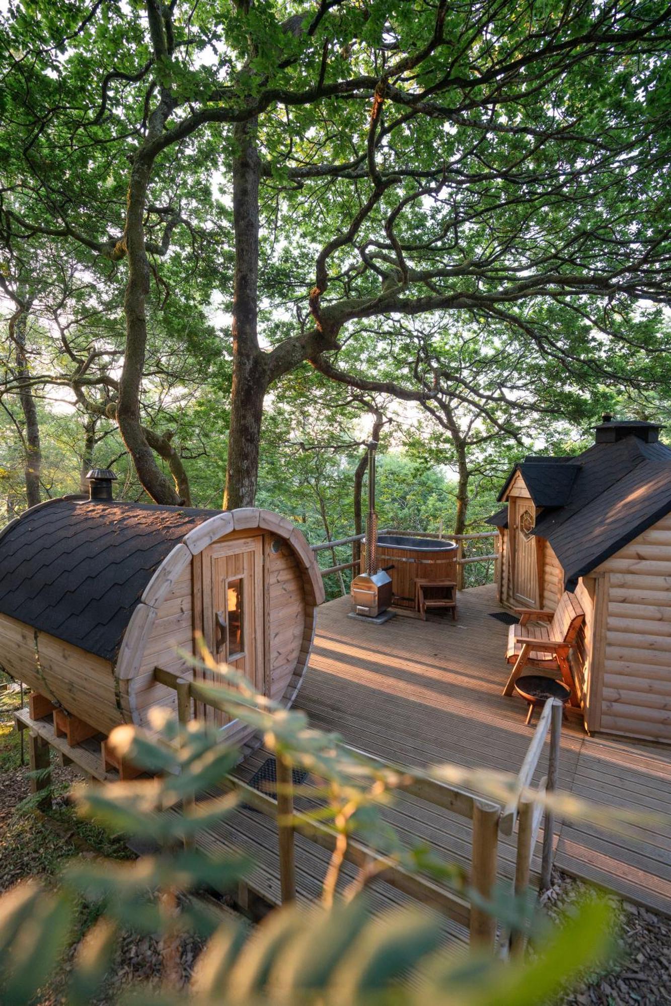 Chestnut Tree House With Hot Tub & Sauna Barmouth Exteriör bild