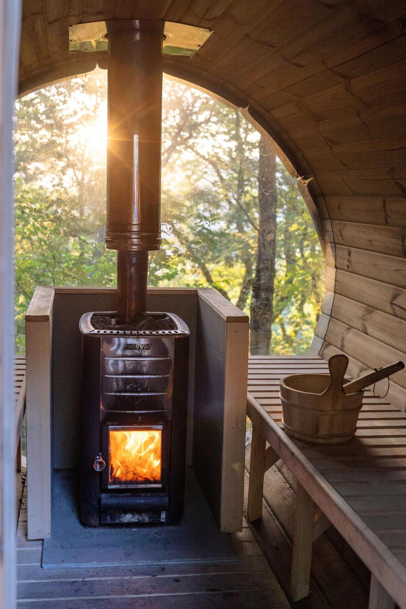 Chestnut Tree House With Hot Tub & Sauna Barmouth Exteriör bild