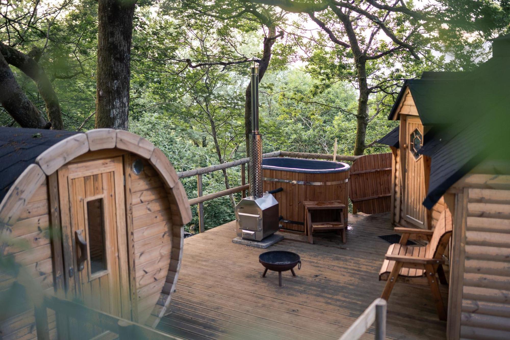 Chestnut Tree House With Hot Tub & Sauna Barmouth Exteriör bild