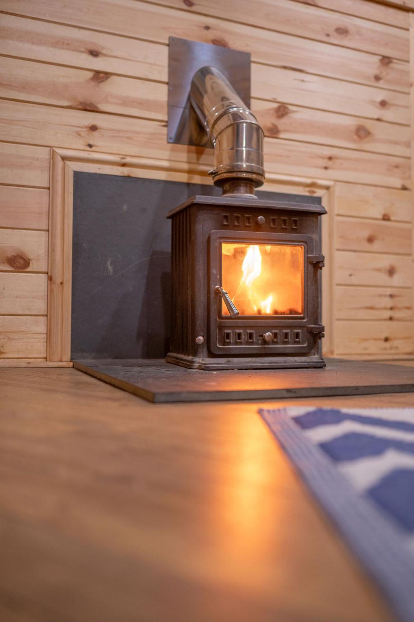 Chestnut Tree House With Hot Tub & Sauna Barmouth Exteriör bild