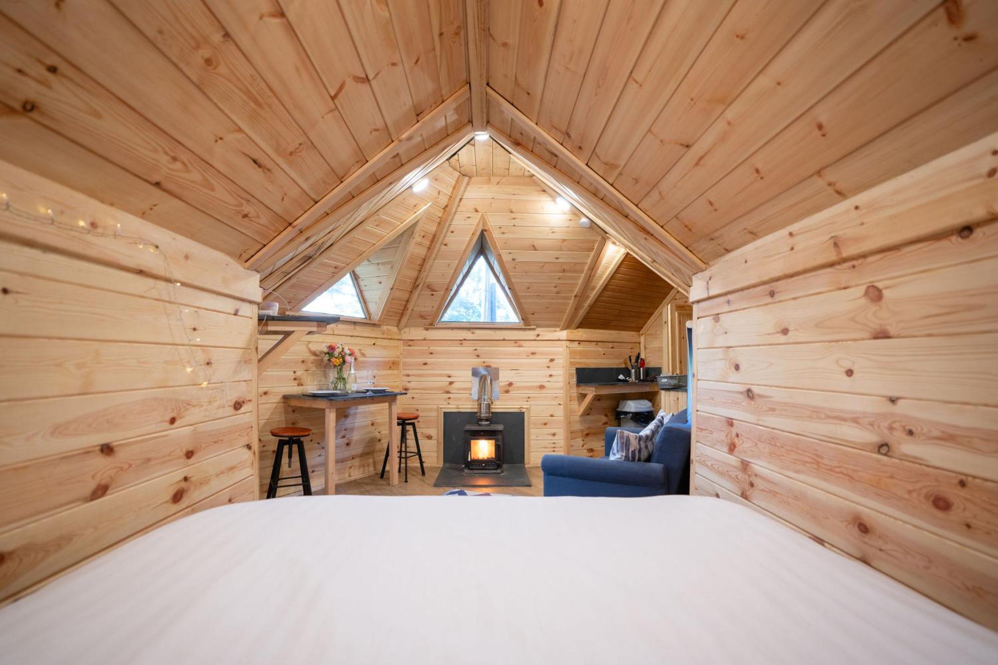 Chestnut Tree House With Hot Tub & Sauna Barmouth Exteriör bild