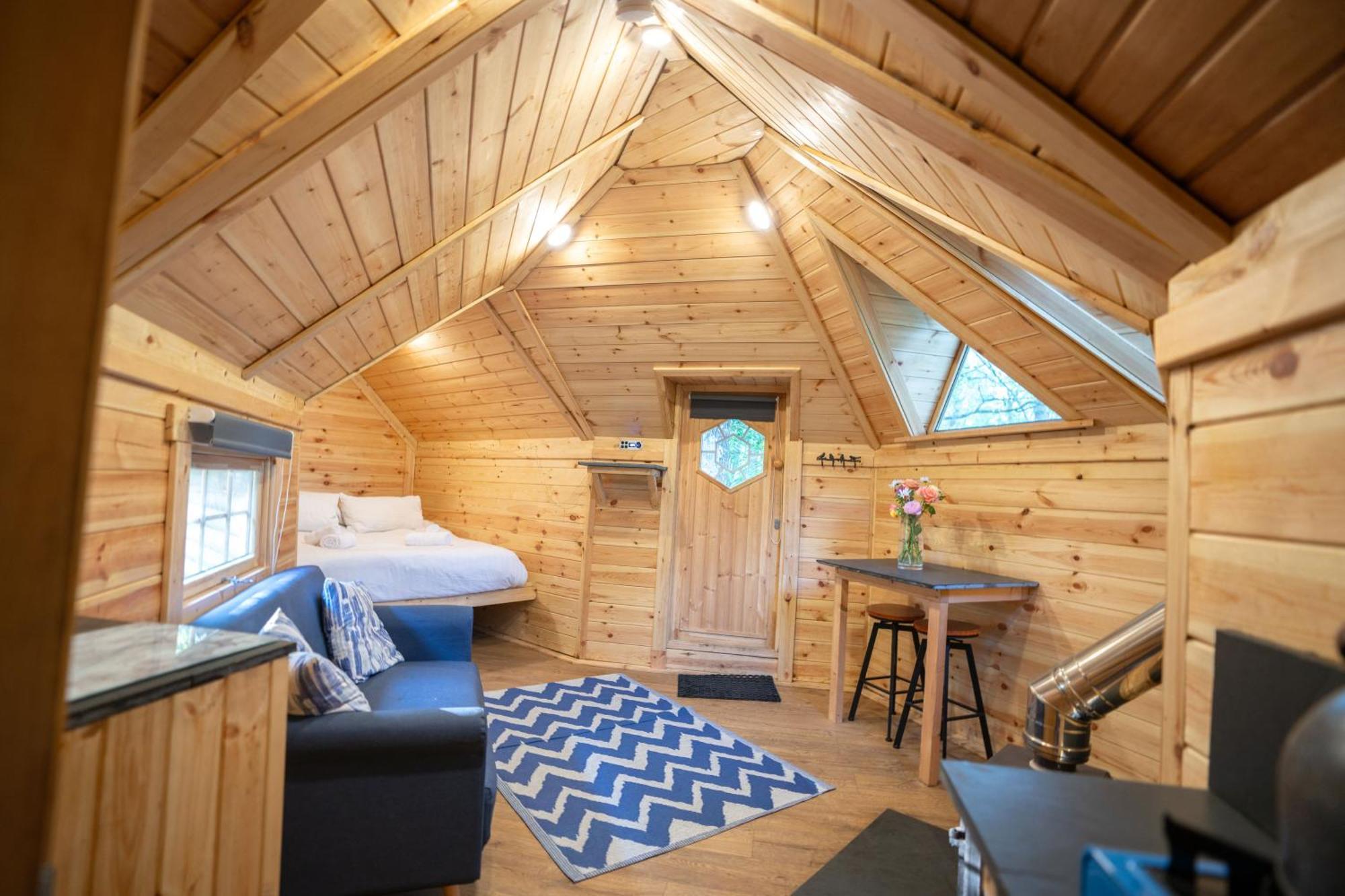 Chestnut Tree House With Hot Tub & Sauna Barmouth Exteriör bild